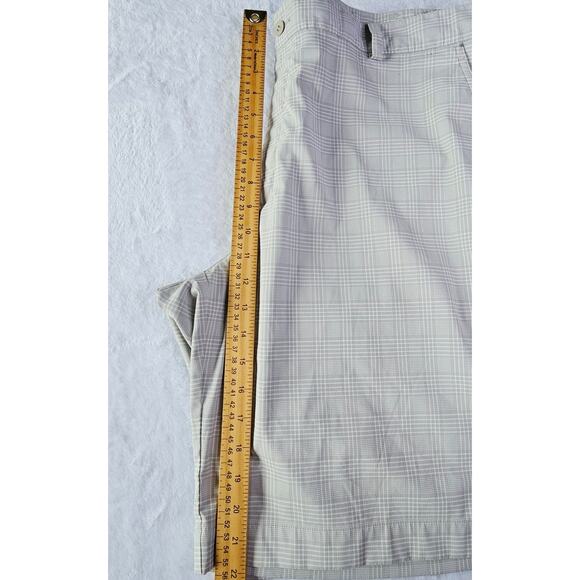 Nike Golf Dri-FIT Men's Performance Shorts Size 42 Beige White Plaid - Picture 12 of 14